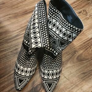 New Lucky Brand Munise Cowhide Atez Print Block Heel Pointed Bootie